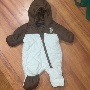 Baby winter snowsuit with optional hand and foot covers